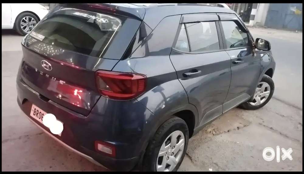 Hyundai Venue 2021 Petrol Well Maintained