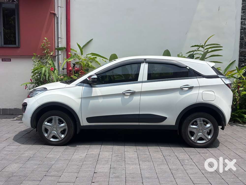 2019 Tata Nexon Xm Petrol-54k Km-calgary White