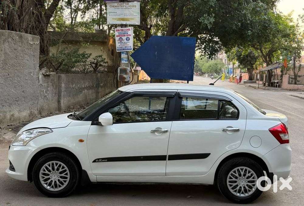 Maruti Suzuki Swift Dzire Lxi Option, 2017, Cng & Hybrids