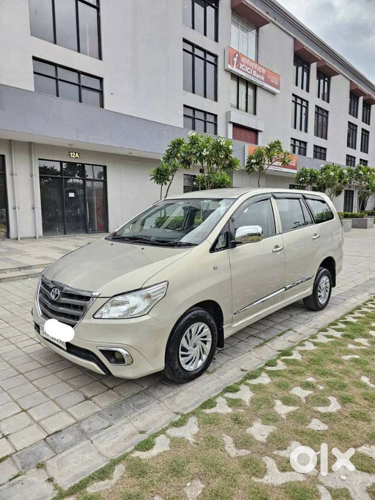 Toyota Innova [2013-2016] 2.5 G4 8 Str, 2016, Diesel