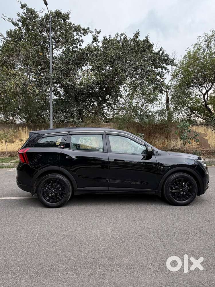 Mahindra Xuv700 2.0 Ax 7 Petrol At Luxury Pack Str, 2025, Petrol