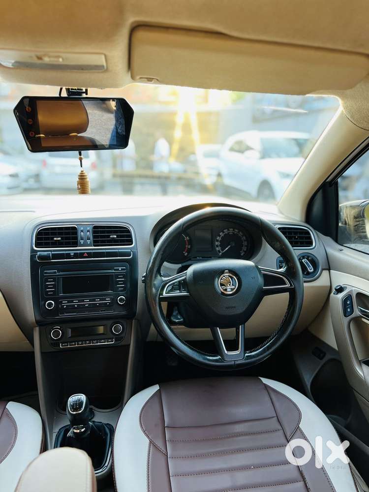 Skoda Rapid 1.6 Mpi Elegance, 2015, Petrol