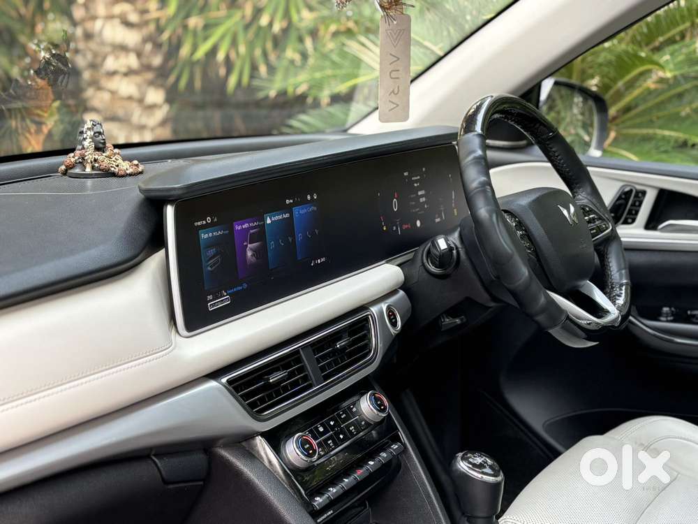 Mahindra Xuv700 2.2 Ax 7 Diesel Mt Luxury Pack Str, 2025, Diesel
