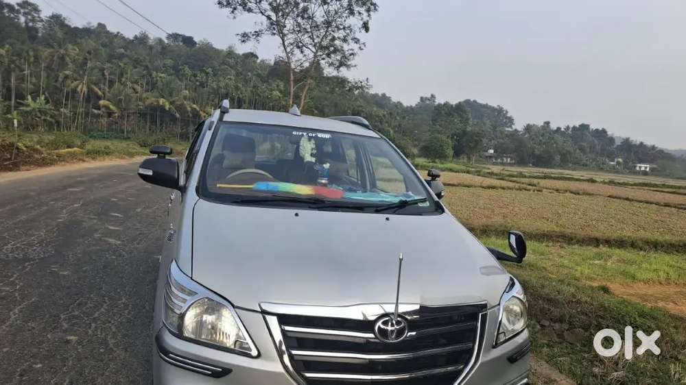 Toyota Innova Diesel 2011 2.5 V 7 Str