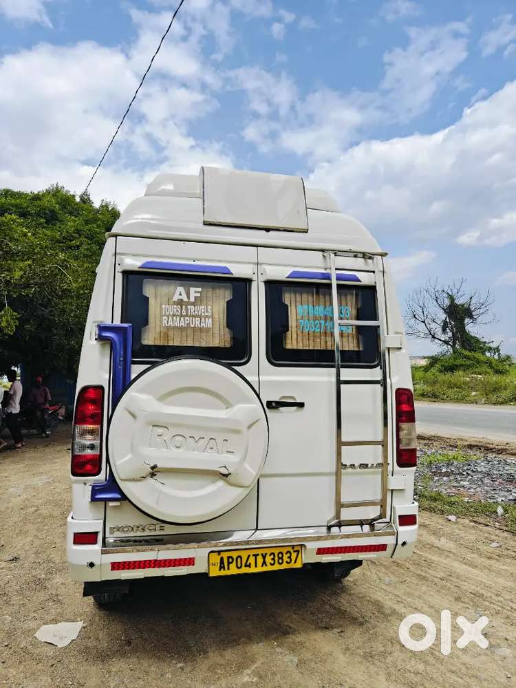 Tempo Traveler 13+1