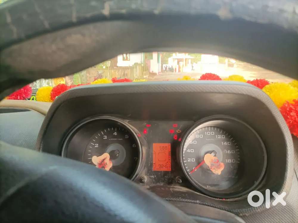 Mahindra Tuv 300 2018