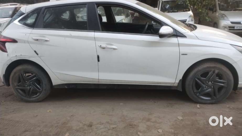 Hyundai I20 Sportz 1.2 Ivt, 2023, Petrol