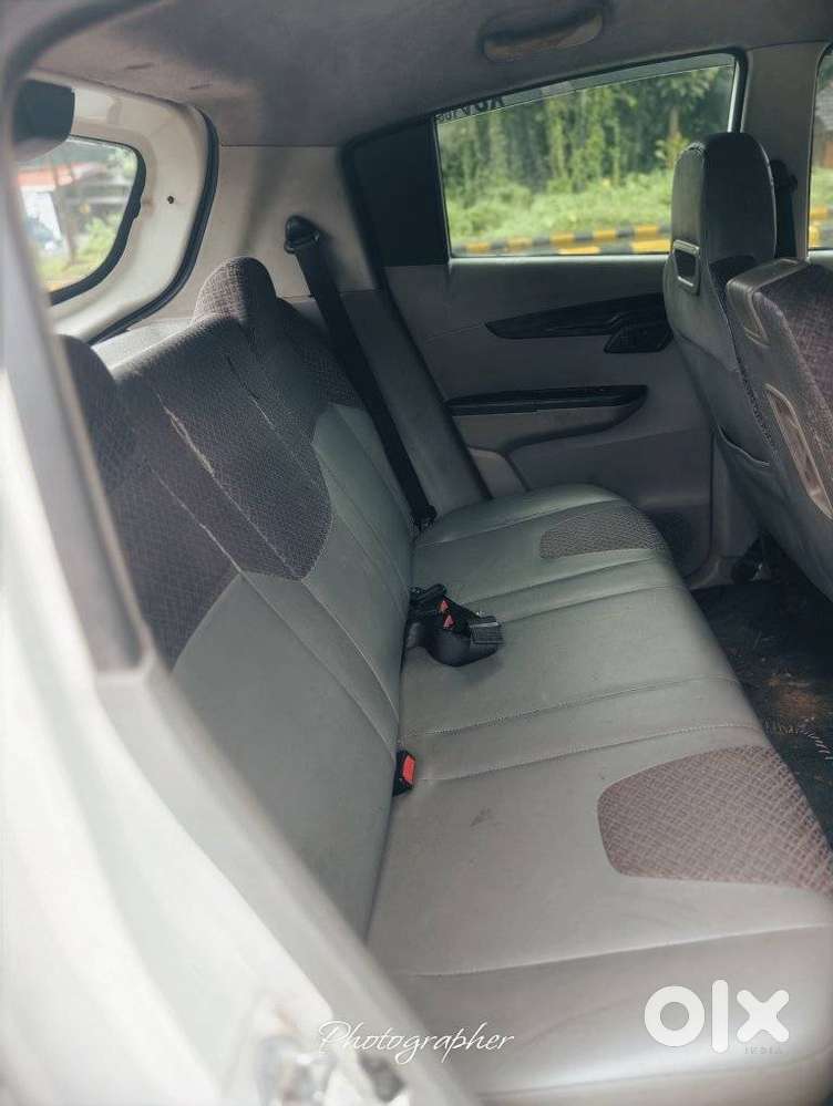 Mahindra Kuv 100, 2017, Petrol