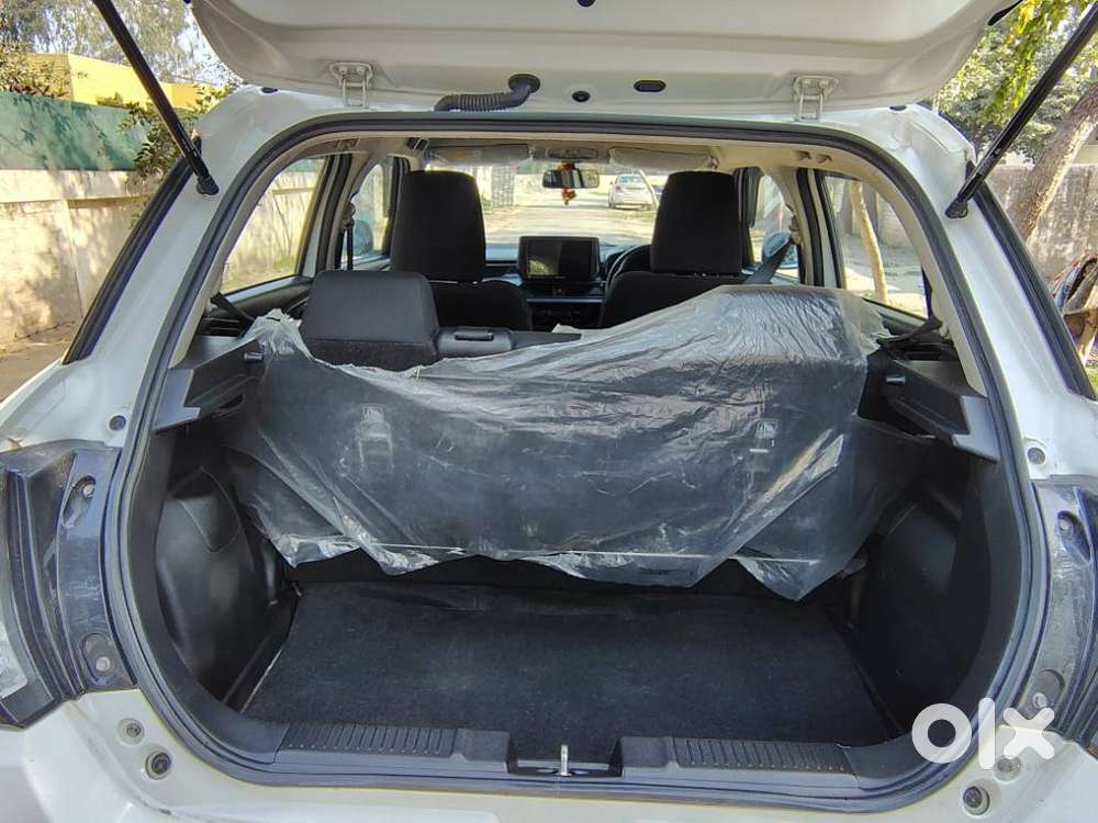 Maruti Suzuki Swift Lxi Optional-o, 2024, Petrol