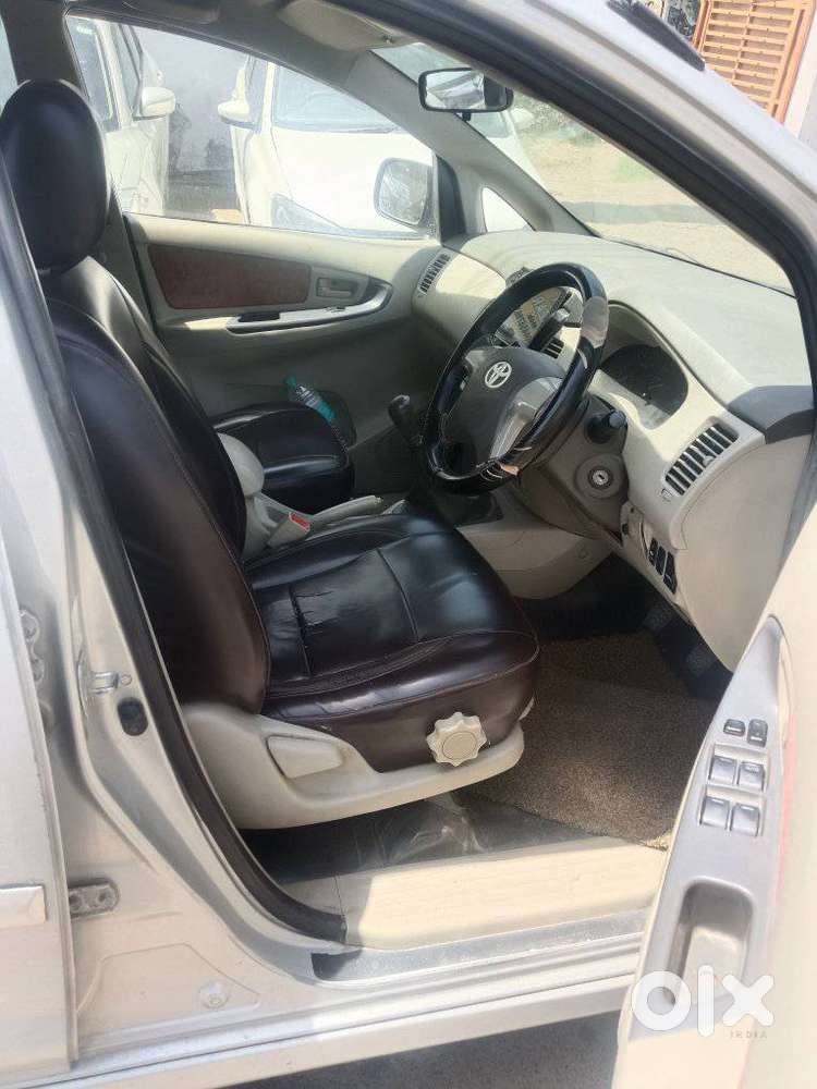 Toyota Innova 2.5 Z Diesel 7 Seater, 2014, Diesel
