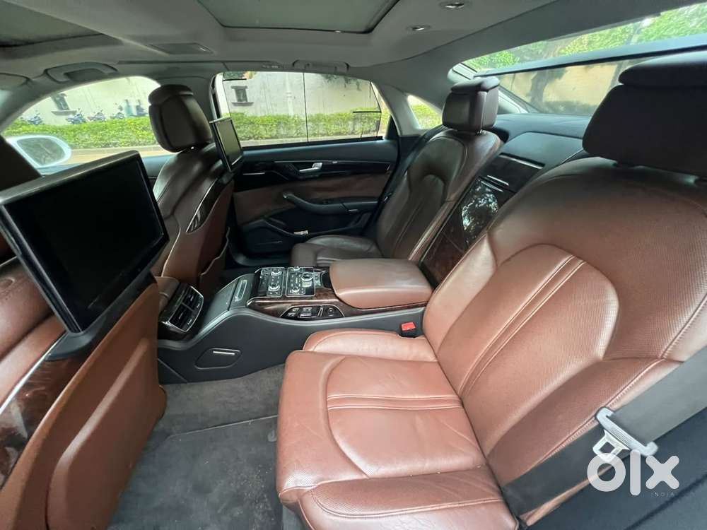 Audi A8, 2011, Petrol