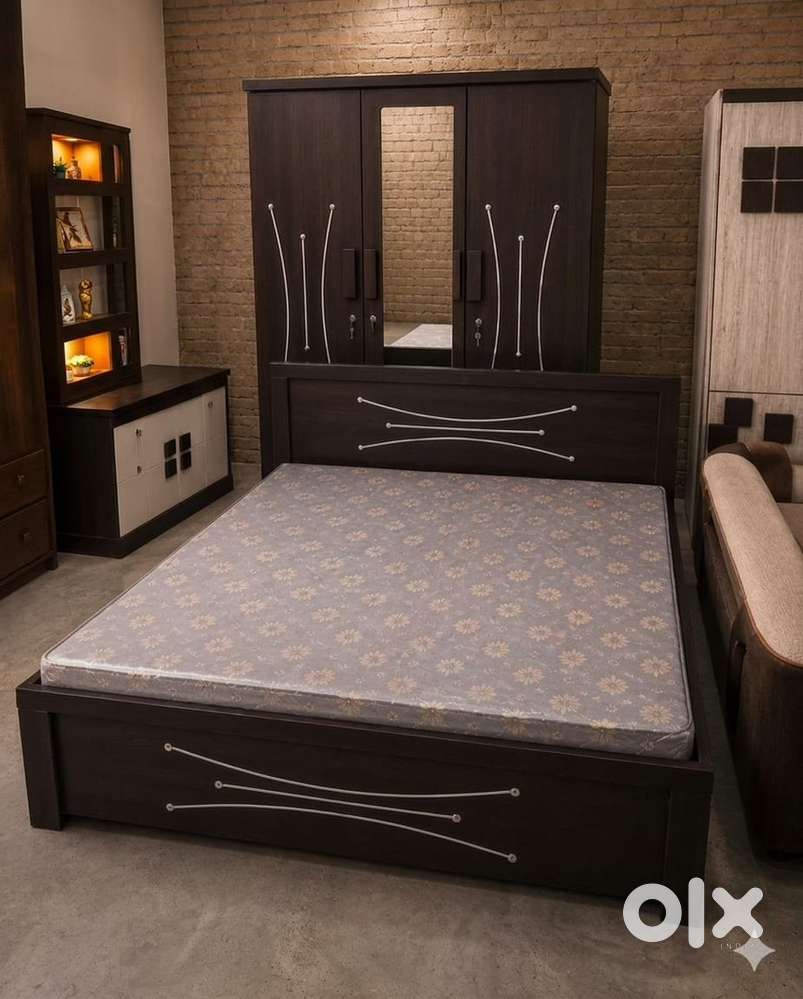 Brand new bedroom set bed + wardrobe