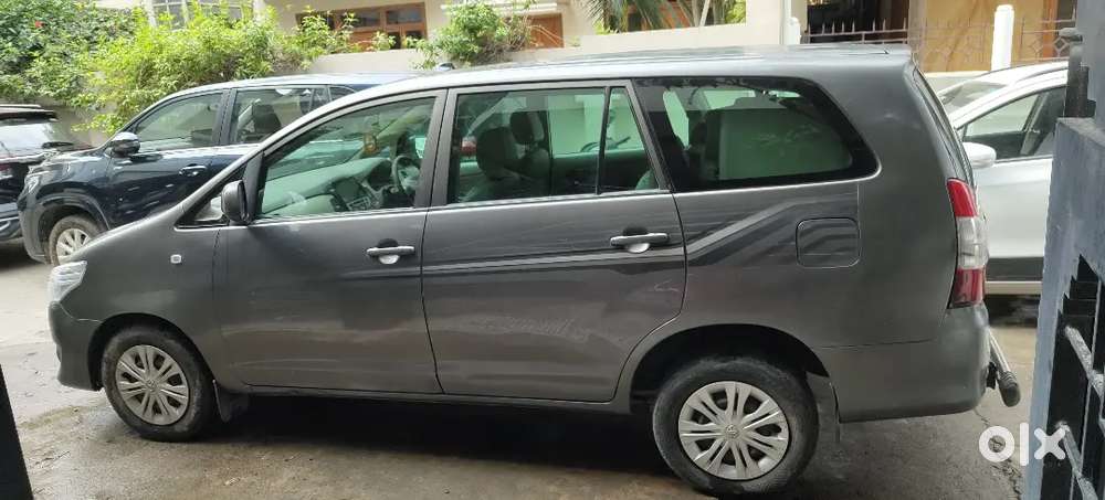 Toyota Innova 2014 Diesel Well Maintained