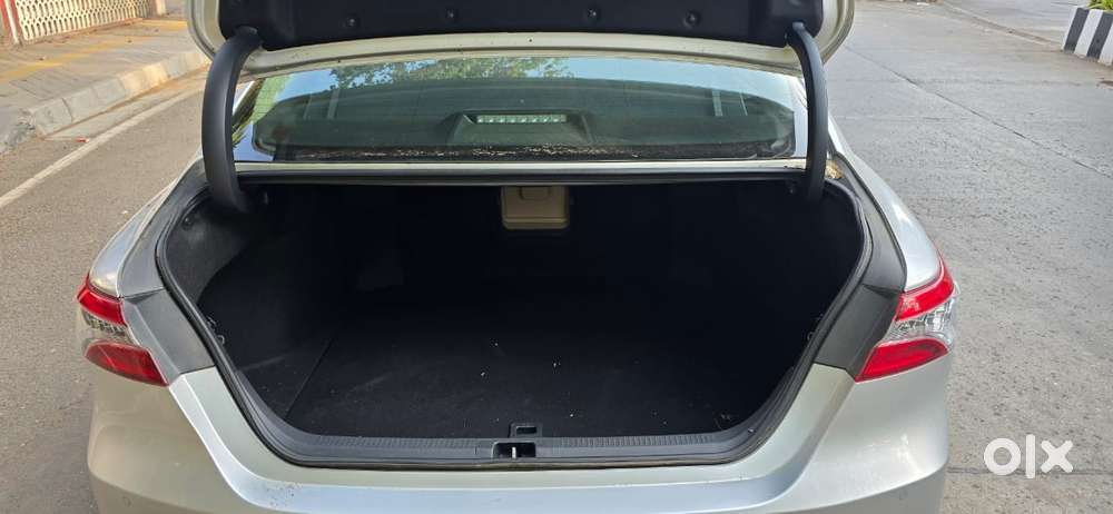 Toyota Camry 2.5 Hybrid, 2019, Petrol