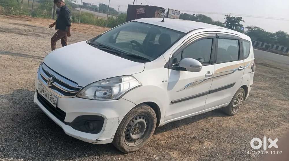 Maruti Suzuki Ertiga 2015 Diesel 210000 Km Driven