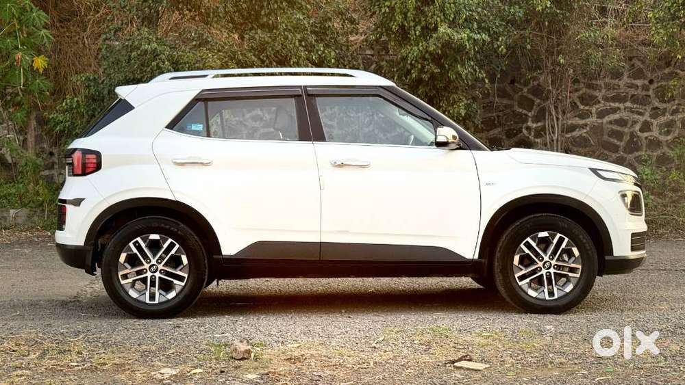 Hyundai Venue 1.0 Sx Plus Turbo Dct Dual Tone, 2023, Petrol