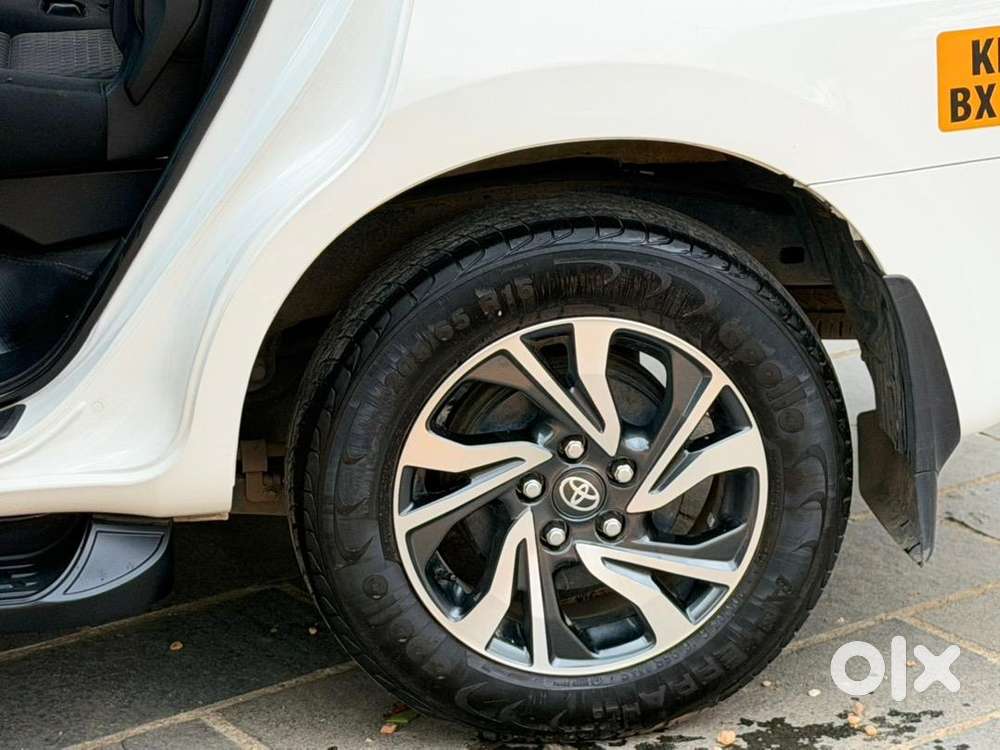 Innova Crysta 2024 -2025, 39000km