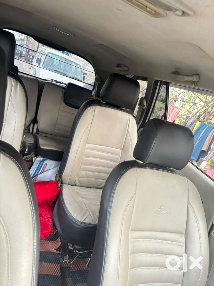 Toyota Innova 2.0 V 2012