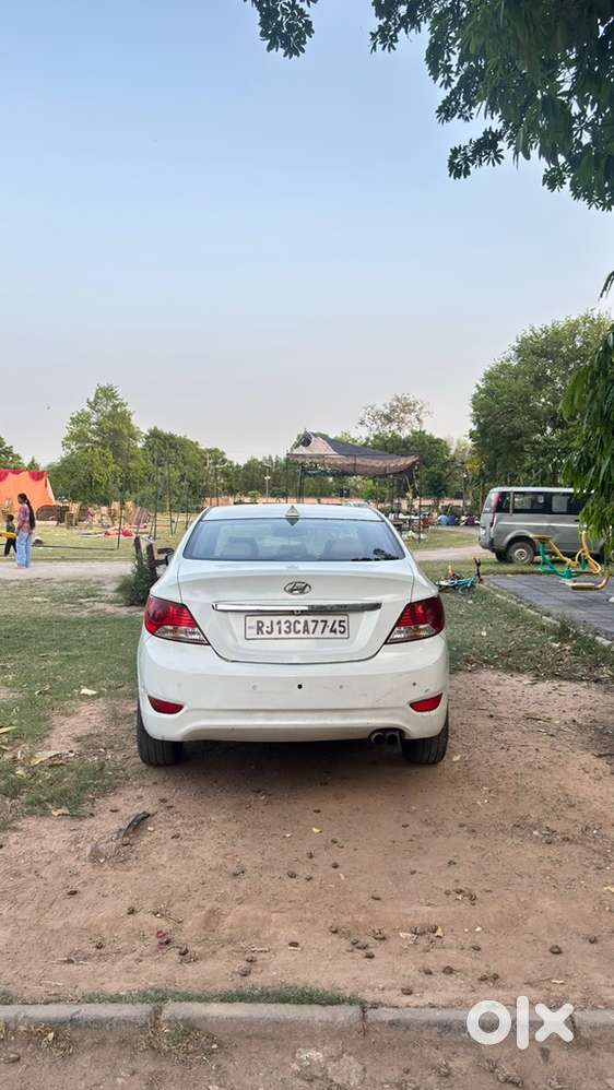 Hyundai Fluidic Verna 2012