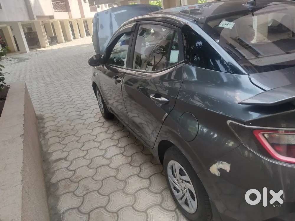 Hyundai Aura 2022 सीएनजी और अन्य 95000 Km Driven