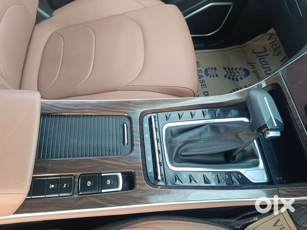Mg Hector Plus Savvy Pro 1.5 Turbo Petrol Cvt 7 Str, 2024, Petrol