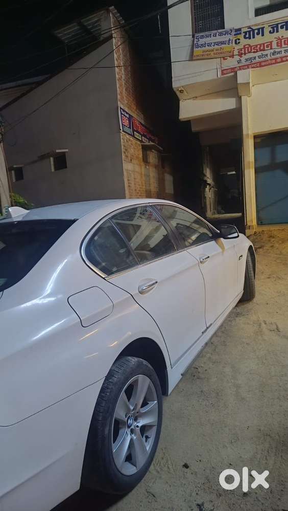 Bmw 5 Series 523i 2011 All Good Well Maintain Hr Number