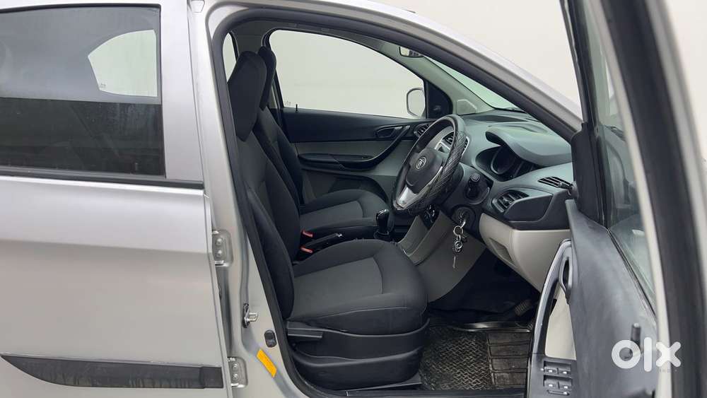 Tata Tiago 1.2 Revotron Xm, 2017, Petrol
