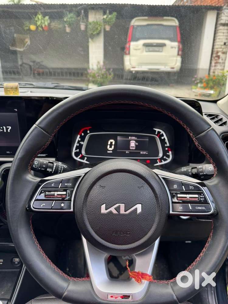 Kia Sonet Top Model 2021 Diesel Well Maintained