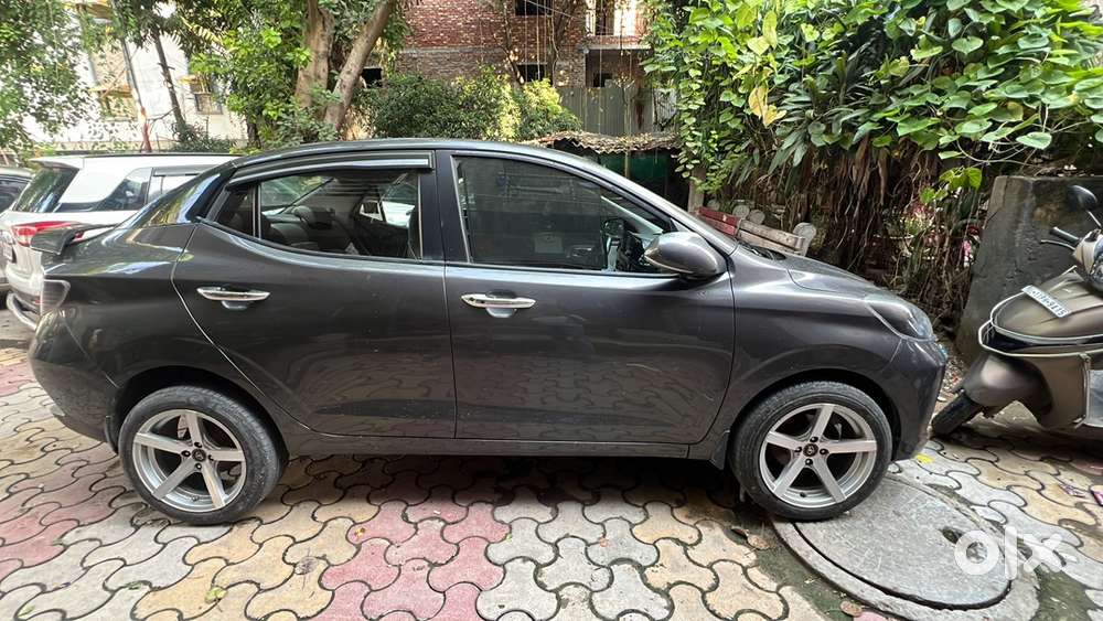 Hyundai Aura 2023 Cng & Hybrids Well Maintained