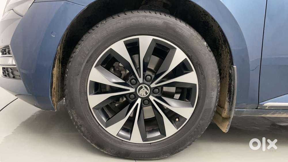 Skoda Superb L&k 1.8 Tsi At, 2023, Petrol