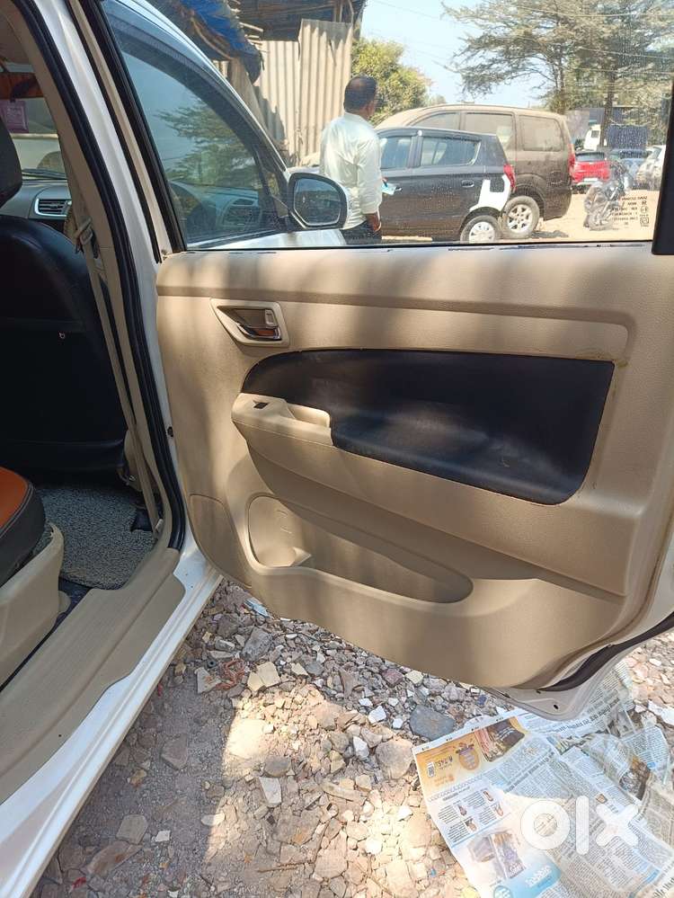 Maruti Suzuki Ertiga 2012-2015 Lxi Cng, 2014, Cng & Hybrids