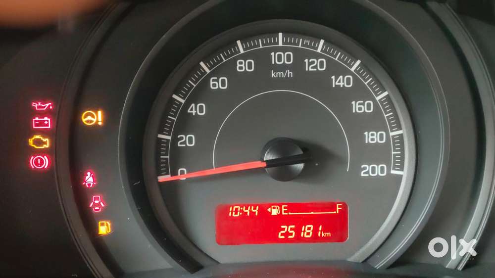 Maruti Suzuki Swift 1.2 Lxi (o), 2023, Petrol