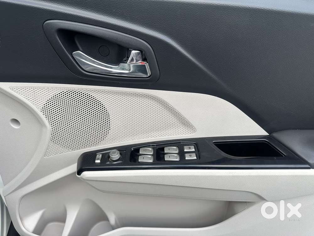 Mahindra Xuv300 W8 Option, 2019, Petrol