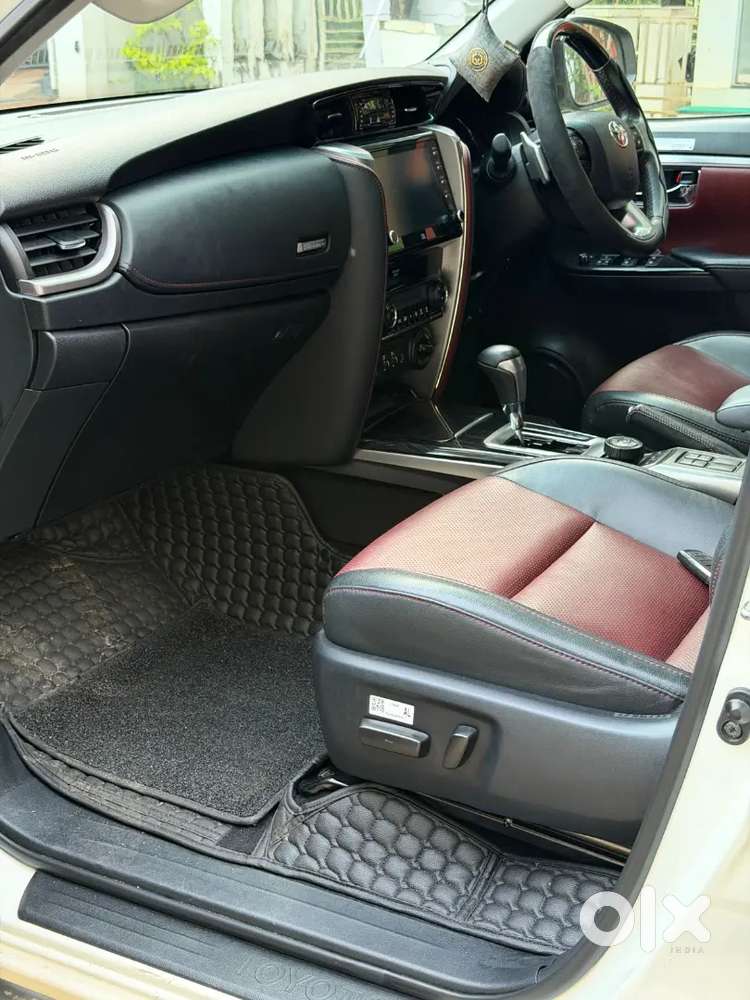 Toyota Fortuner Legender 2022