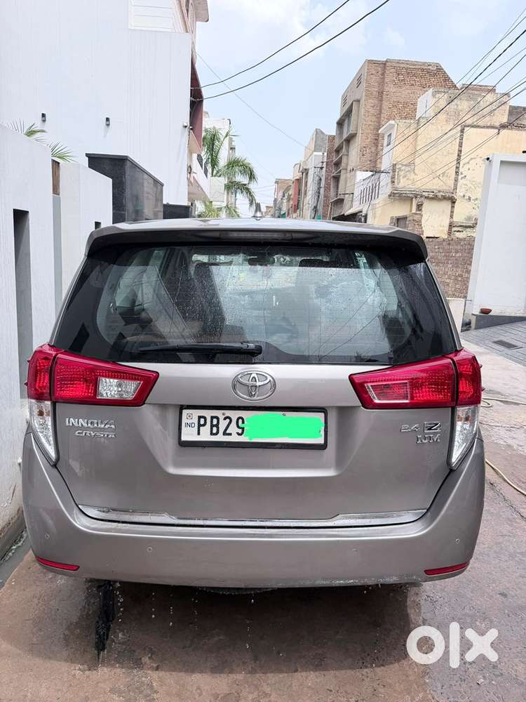 Toyota Innova Crysta 2022