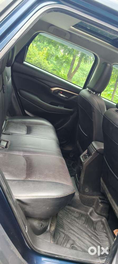 Maruti Suzuki Grand Vitara 1.5 Alpha Plus Intelligent Hybrid Ecvt, 2..