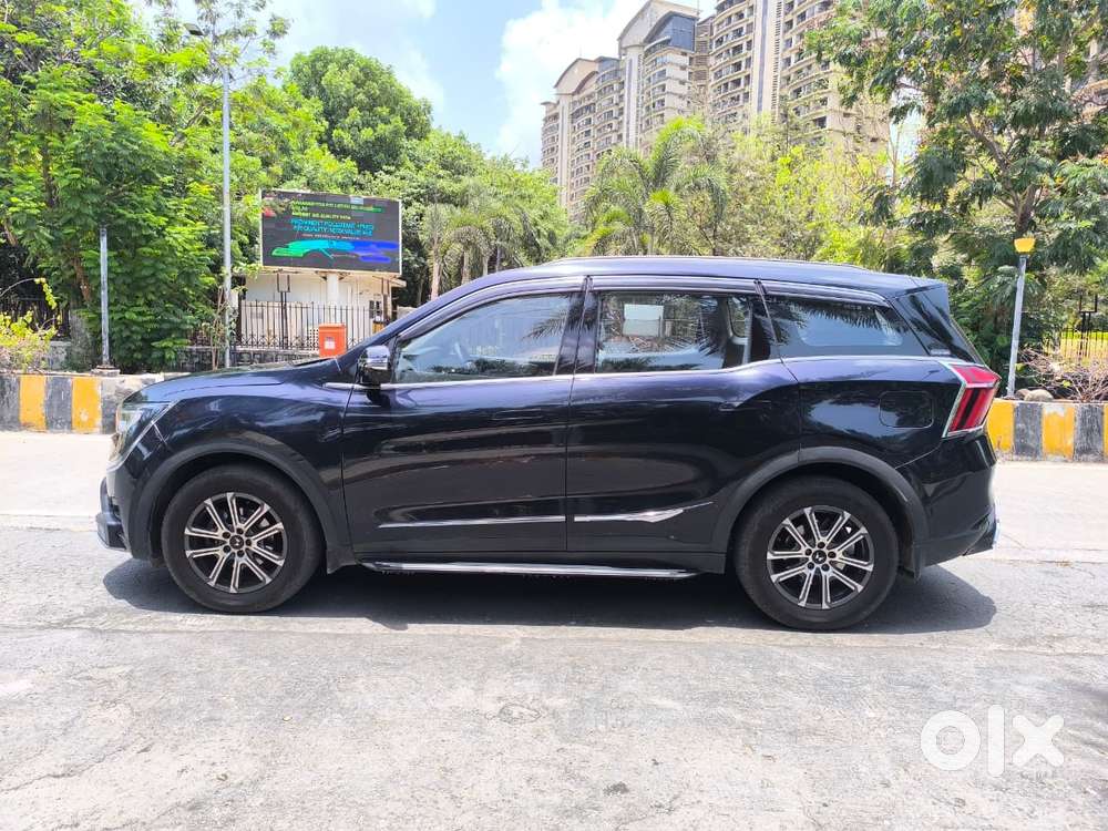 Mahindra Xuv700 2.0 Ax 7 Petrol At Str, 2024, Petrol
