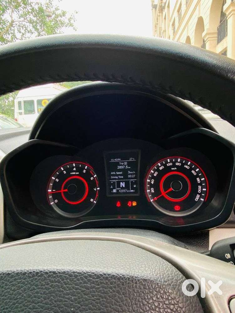 Mahindra Xuv300 1.2 W8 (o) Amt Petrol, 2021, Petrol