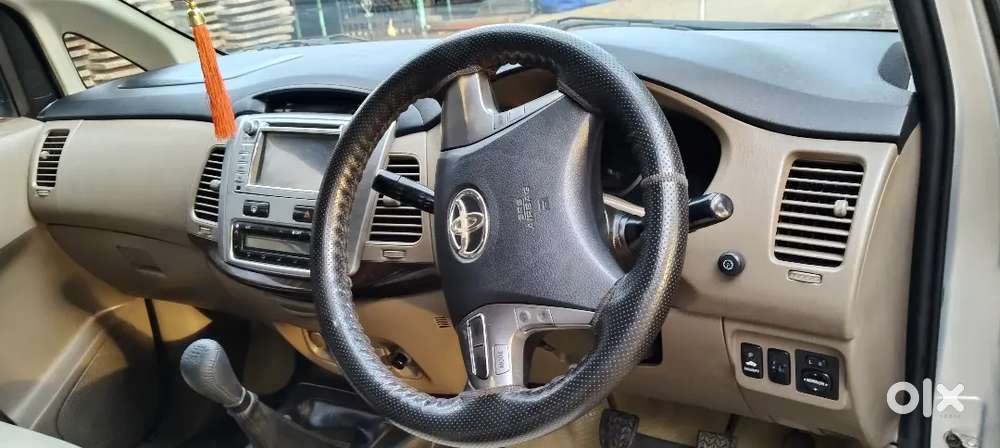 Toyota Innova Diesel 2015 ,company Service,good Looking