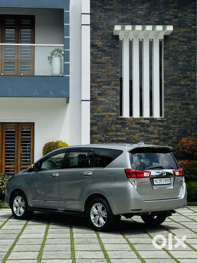 Toyota Innova Crysta 2.8 Gx At 8s, 2016, Diesel