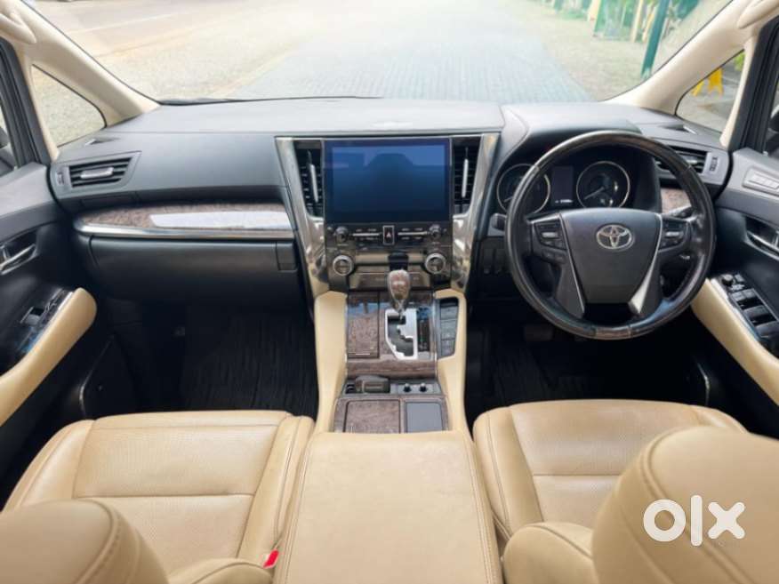 Toyota Vellfire Vip – Executive Lounge, 2022, Petrol