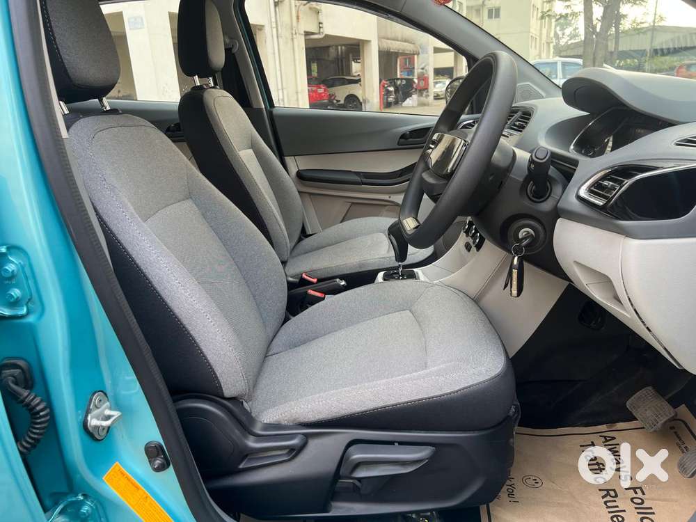 Tata Tiago 1.2 Revotron Xta, 2025, Petrol