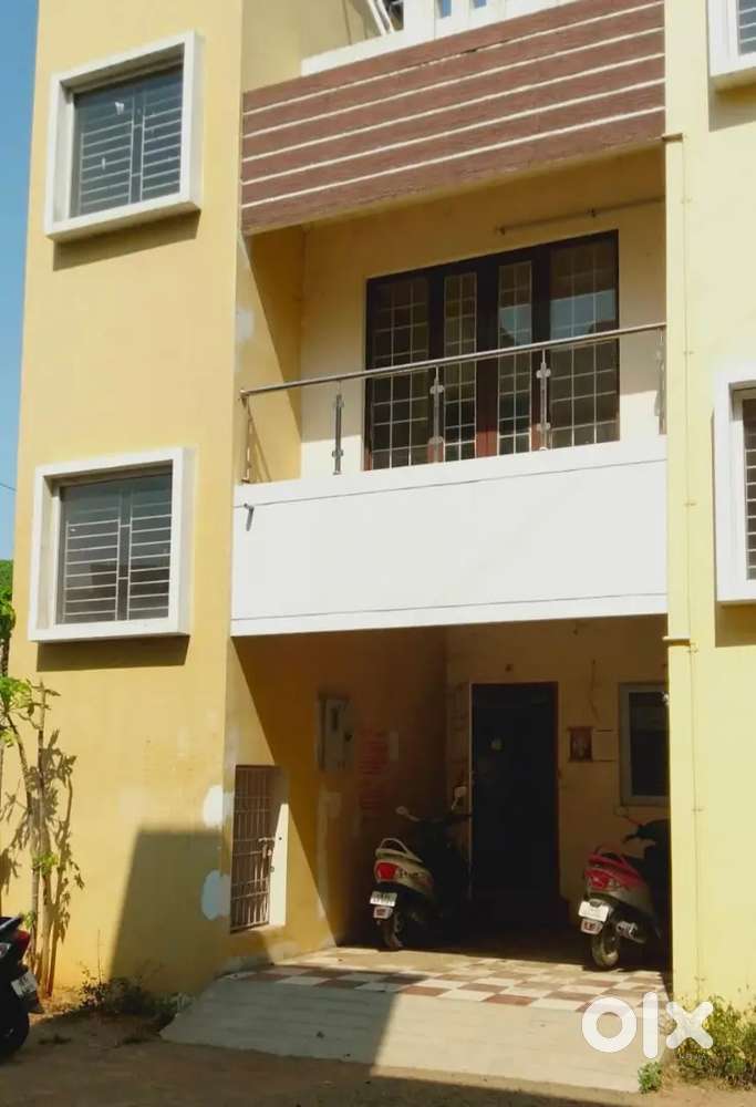 Selaiyur Tambaram Villa Bank Property For Sale: Houses