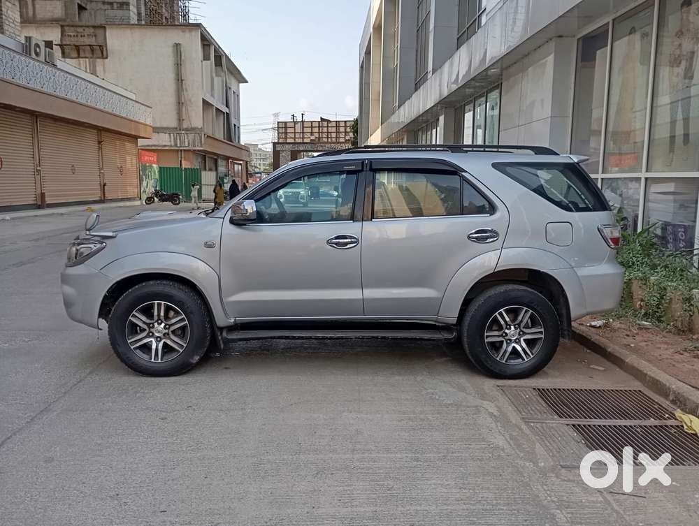 Toyota Fortuner, 2010, Diesel