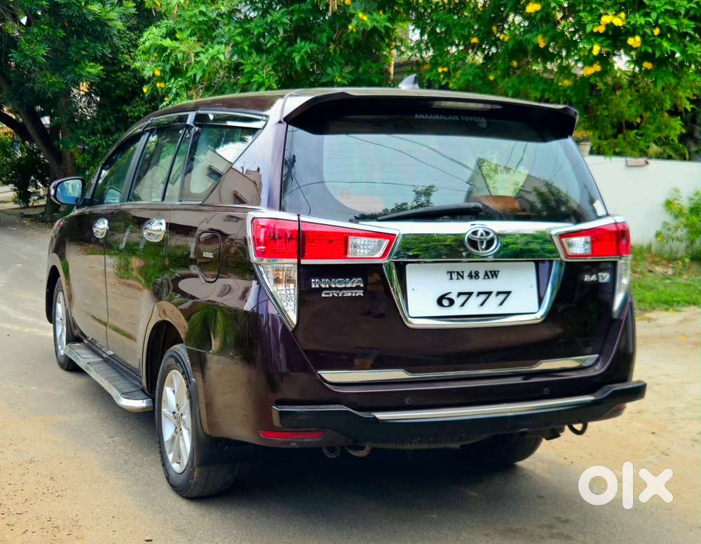 Toyota Innova Crysta 2.4 V 8 Str, 2016, Diesel