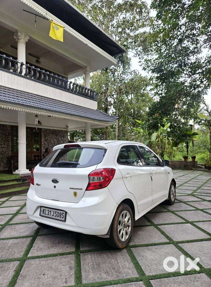 Ford Figo Petrol Titanium, 2016, Petrol