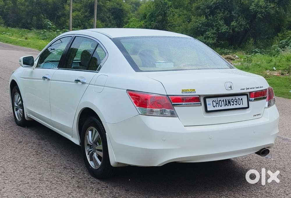 Honda Accord 2.4 Elegance Manual, 2012, Petrol