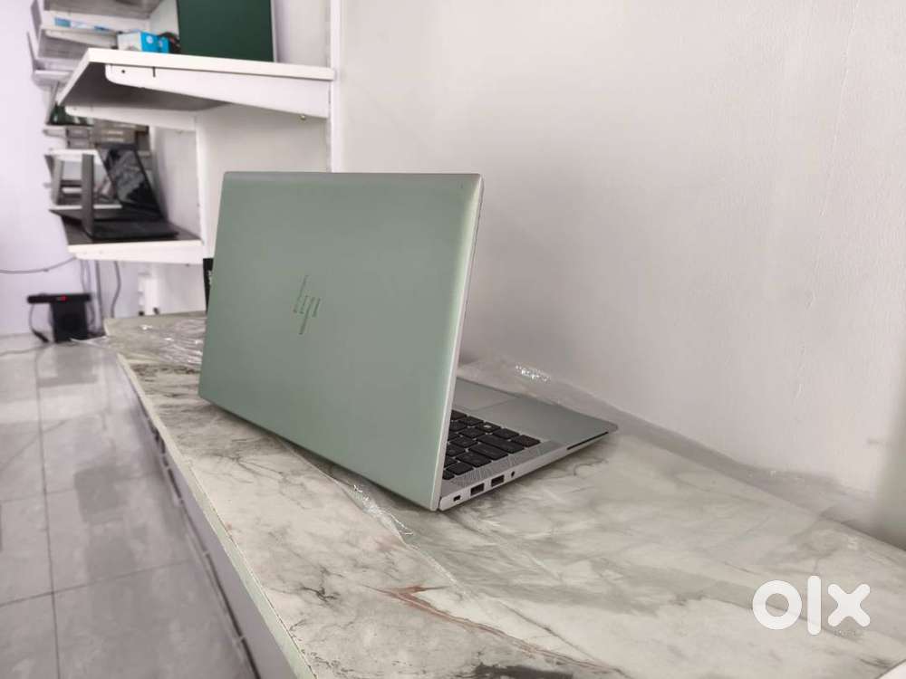 HP ELITEBOOK 840 G5 I7 8TH 16GB RAM 256GB SSD 14.1/bag/adapter/mouse