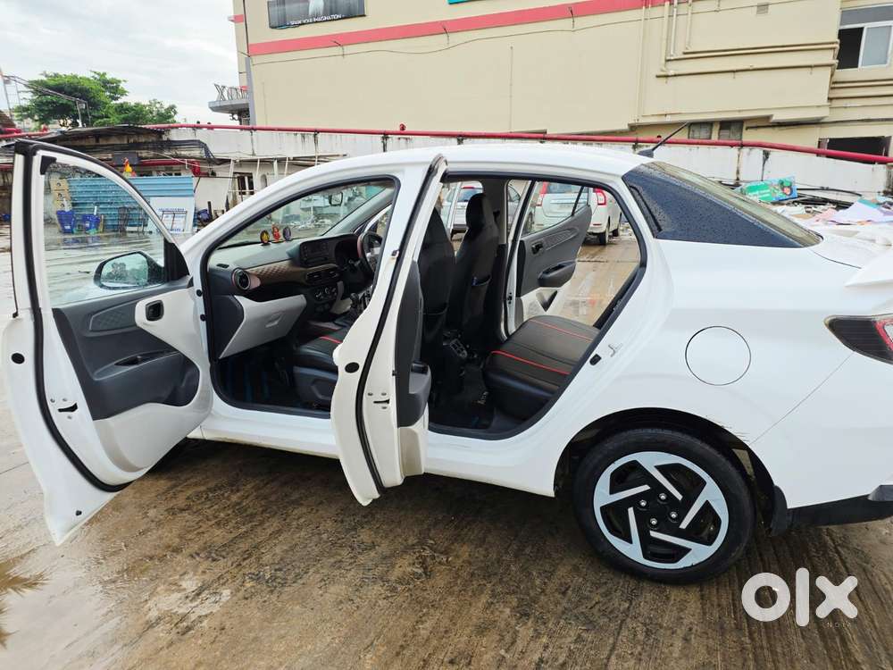 Hyundai Aura 1.0 Sx Plus Petrol, 2024, Cng & Hybrids