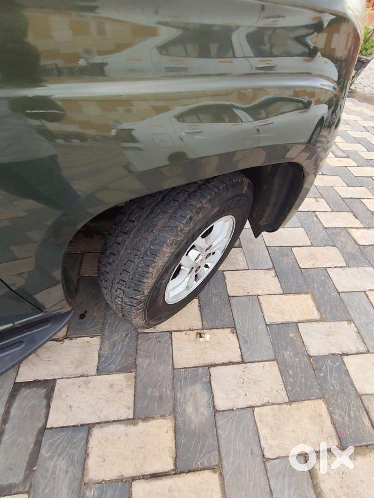 Mahindra Tuv 300 T8, 2017, Diesel